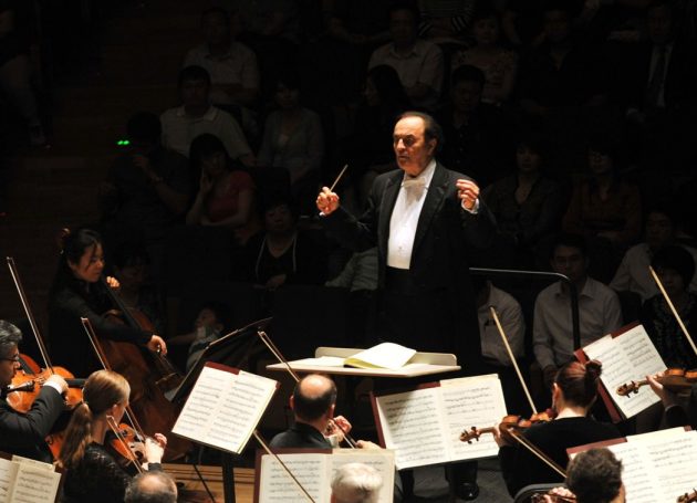 AP: Six New Sex Allegations Against Conductor Charles Dutoit