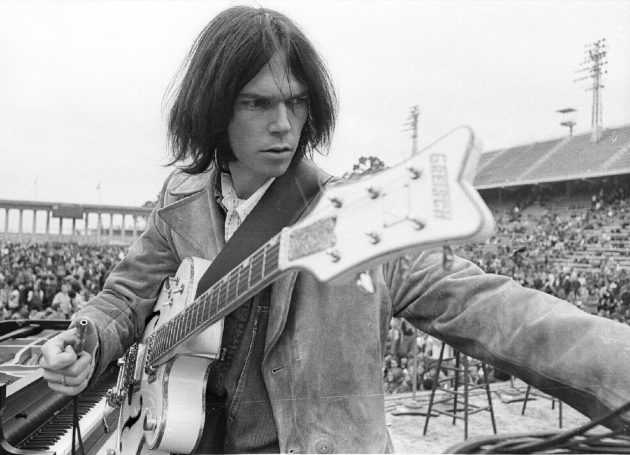 Lost Neil Young, Joni Mitchell Concert Recordings From 1968 Found