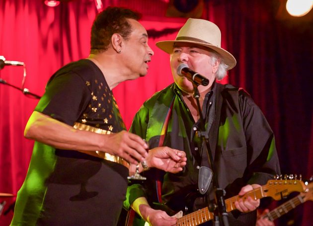 Rascals Guitarist Gene Cornish Collapses Onstage