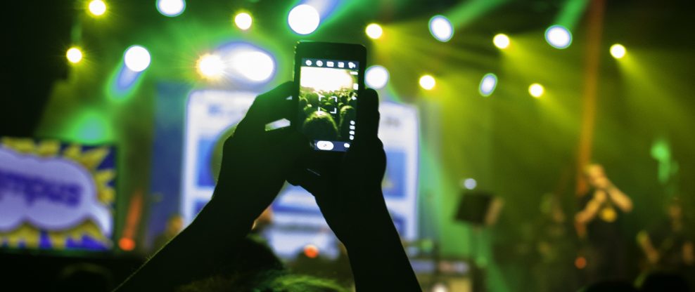 UK Survey Says People Annoyed By Cell Phones At Concerts