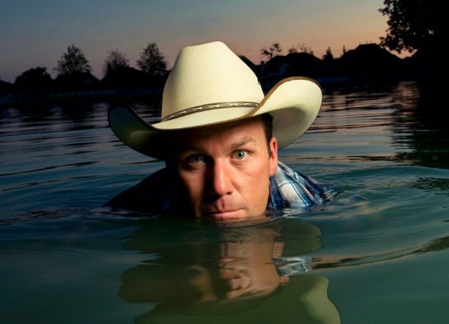 APA Signs Rodney Carrington