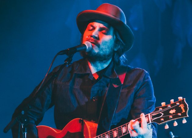 Bullet Hits Chicago Home Of Wilco’s Jeff Tweedy
