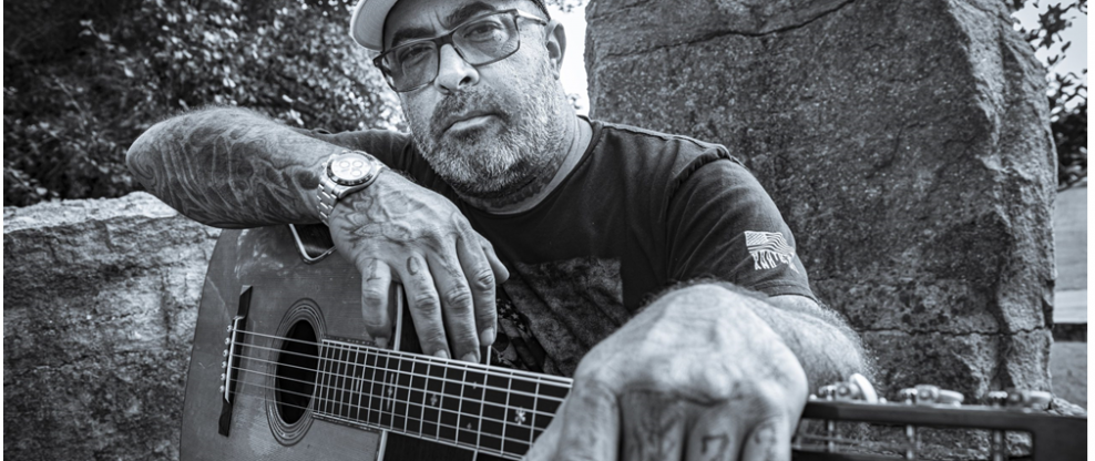 Staind Frontman & Singer/Songwriter Aaron Lewis Drops New Single 'Made In China' Ahead of Album Release