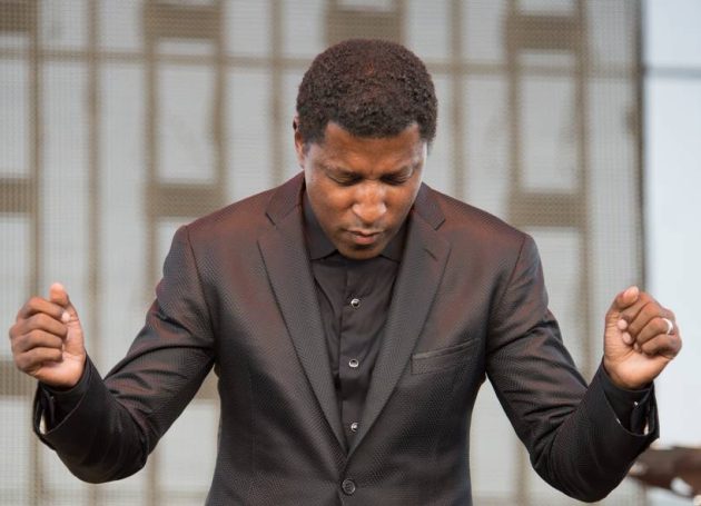 Award-Winning Producer and Singer Babyface Signs with Capitol Records