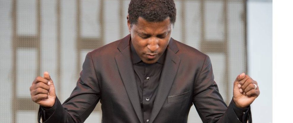 Award-Winning Producer and Singer Babyface Signs with Capitol Records