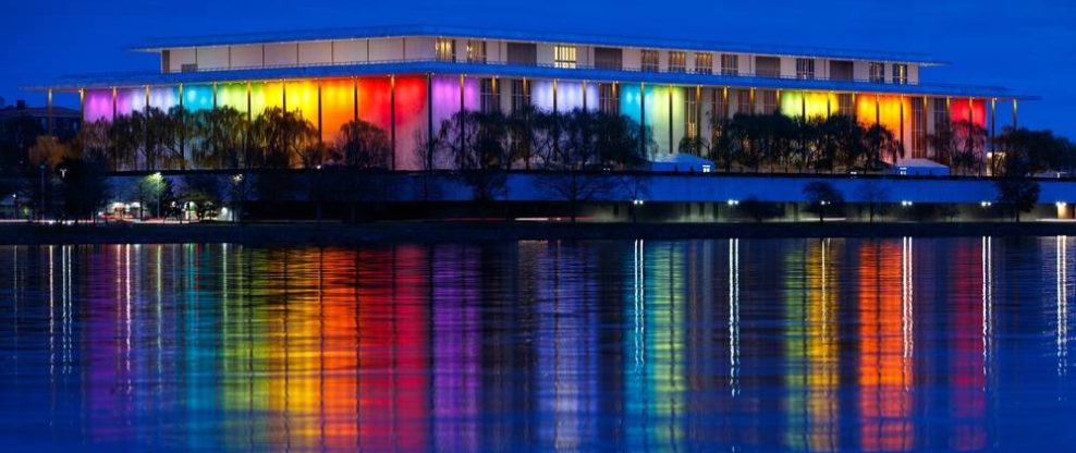 Queen Latifah, Barry Gibb, Billy Crystal, Dionne Warwick & Renée Fleming Receive 2023 Kennedy Center Honors