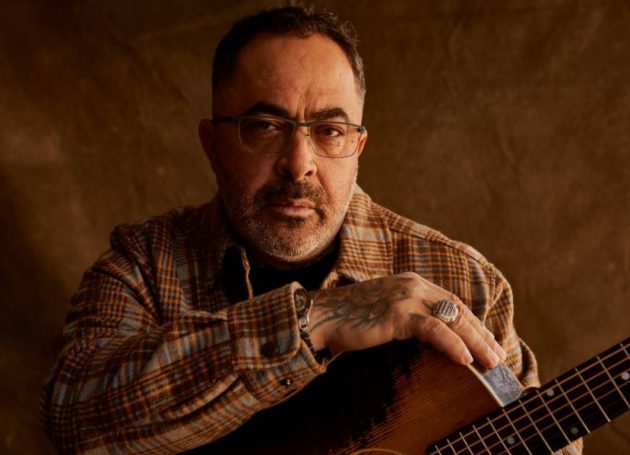 Artist Interview: Aaron Lewis Announces New Acoustic Album; Drops A Single & Preps For 2024