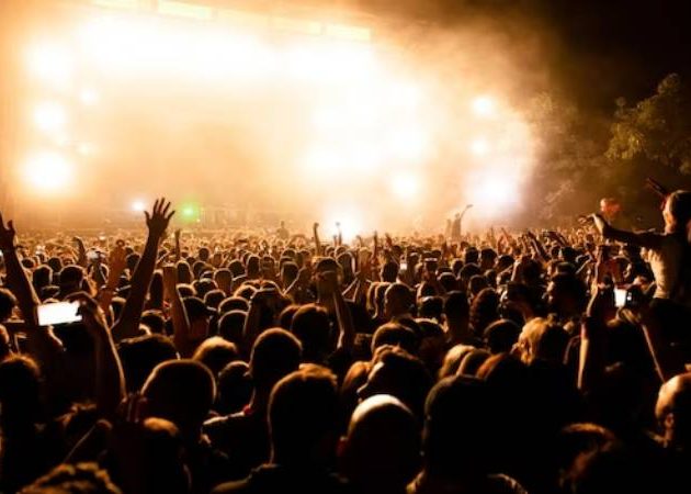 4 Proven Strategies To Turn Casual Fans Into Superfans