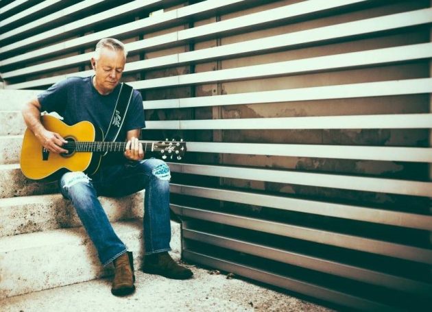 Tommy Emmanuel Announces 2024 Tour Dates & Receives National Guitar Museum Lifetime Achievement Award