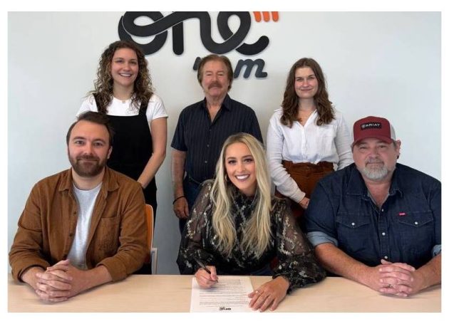 Nashville Singer/Songwriter Ashley Ryan Signs With ONErpm